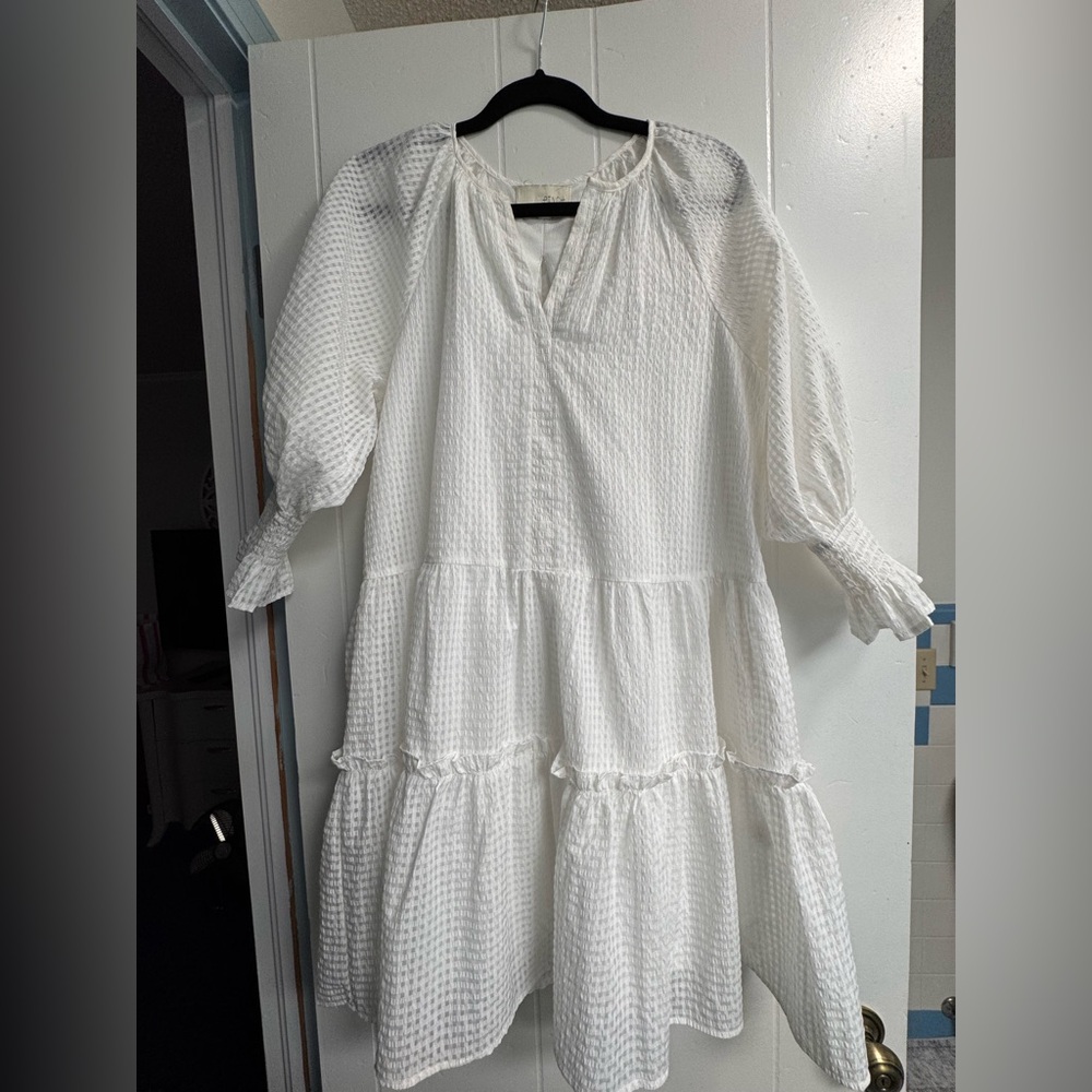 Elegant White Tiered Dress by Pinch